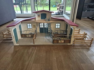 Schleich Horse Club Reiterhof Bild 4