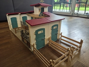 Schleich Horse Club Reiterhof Bild 2