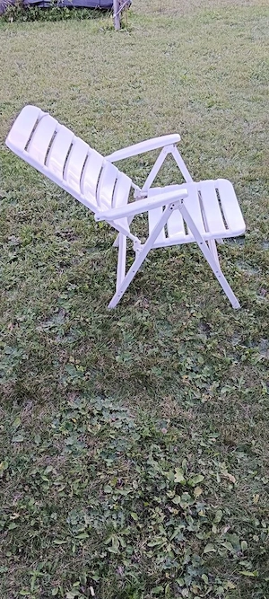 Garten Klappstuhl,  Gestell Alu, Sitz und Lehne Kunststoff - in weiß. Bild 2