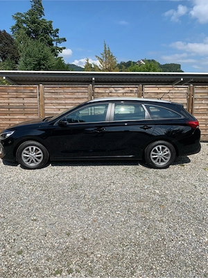 Verkaufe Hyundai i30 Kombi   Bild 2