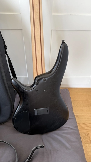 Ibanez SR300EB-WK E-Bass   kaum gespielt, inkl. Tasche & Ledergurt Bild 3