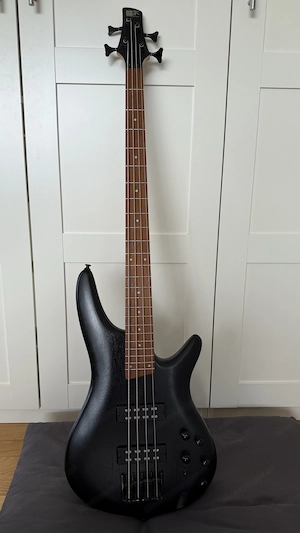 Ibanez SR300EB-WK E-Bass   kaum gespielt, inkl. Tasche & Ledergurt Bild 4