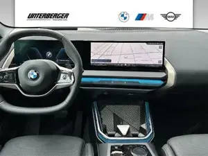 BMW X3 20d xDrive Innovations Paket // Panorama-Glasdach // Anhängerkupplung elektrisch Bild 8