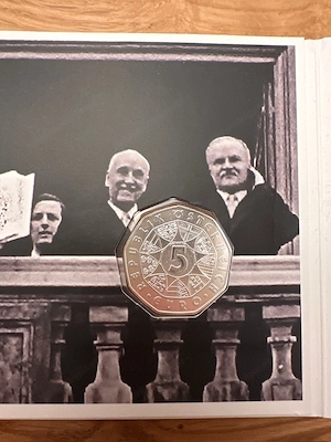 Münze Österreich "In Rot-Weiss-Roter Mission" Bild 2