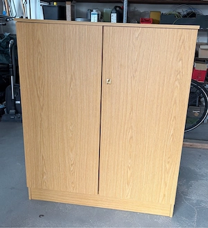 GRATIS - Schrank mit Regalböden Bild 2