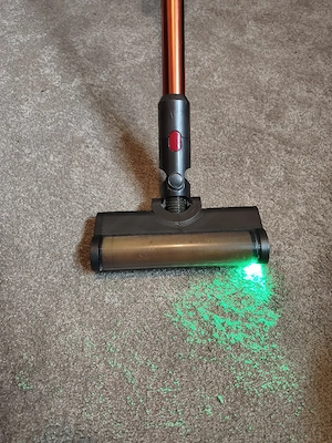 Dyson V10 mit komplettem Zubehör. Bild 3