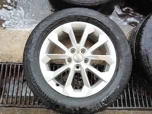Audi Q3 Aluräder 235 55 R17 Bild 2