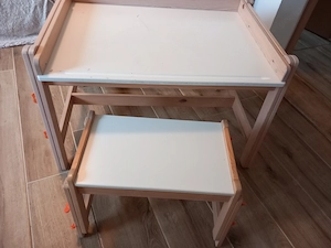 IKEA Kinderschreibtisch höhenverstellbar Bild 3