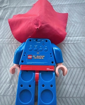 LEGO Superman Minifiguren-Wecker mit Alarmfunktion Bild 4
