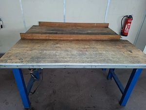 Stabile Werkbank mit Massivholzplatte zu verkaufen Bild 2