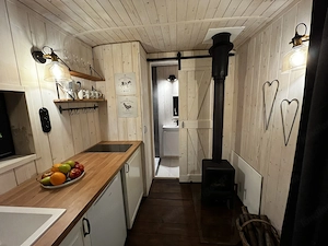 Neuer, ganzjährig bewohnbarer Zirkuswagen im Country-Stil   bereit für Premium-Glamping Bild 7