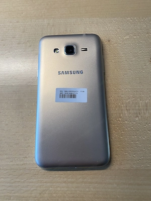 Samsung Galaxy J3 (2016)   SM-J320FN Bild 2