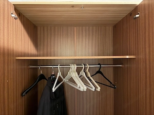 Schrank Kleiderschrank zu verschenken! Bild 3