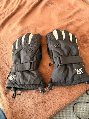 Skijacke und Skihose und Handschuhe Bild 7
