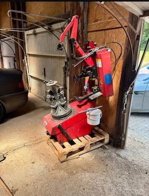 Reifenmontiermaschine Montiermaschine Butler Airdraulic  Bild 5