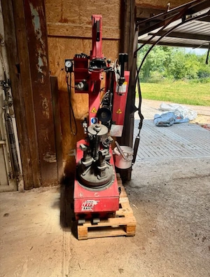 Reifenmontiermaschine Montiermaschine Butler Airdraulic  Bild 2
