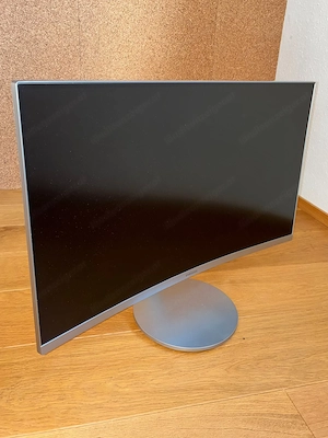 Formschöner, gekrümmter Monitor Bild 3