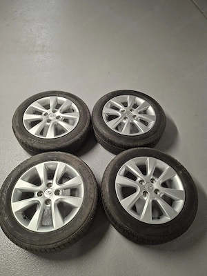 Hyundai Felgen mit Dunlop-Reifen  Bild 4