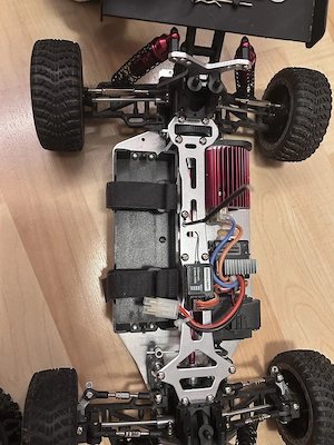RC Buggy mit Zubehör Bild 4