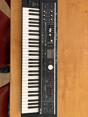 Roland VR 09 keyboard Bild 2