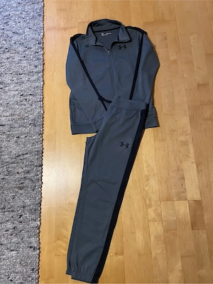Under Armour Trainings Anzug Gr.:S 164 Bild 3