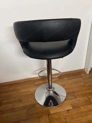 Höhenverstellbare Barhocker  Bild 2
