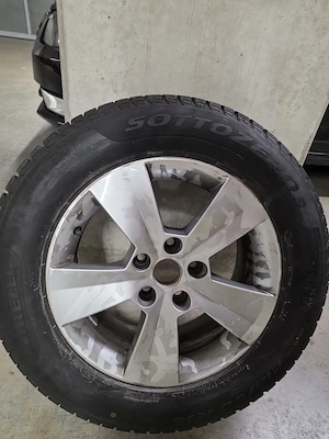 Skoda Felgen mit Winterreifen Bild 2
