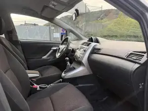 Toyota Verso 2.0D TÜV NEU 2.Besitz Bild 2