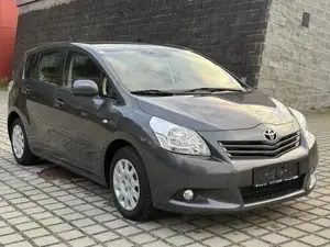 Toyota Verso 2.0D TÜV NEU 2.Besitz Bild 5