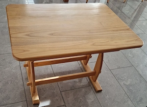 Kindertisch Massivholz Bild 5