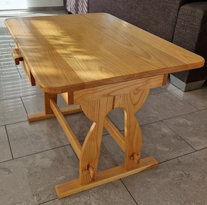 Kindertisch Massivholz Bild 2