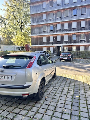 Ford Focus 1.6 Benzin   118.000 km   1.500   VB Bild 3
