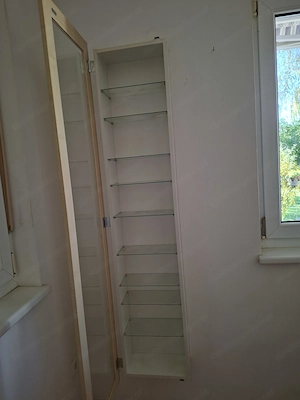 Glasvitrine mit Holzrahmen Bild 5