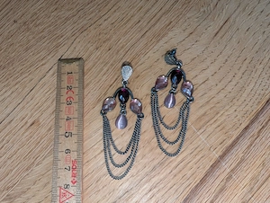 Hängende Ohrringe in Violett und Rosa Bild 2