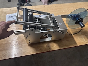 Etikettiergerät für Flaschen MT-50 Bild 3