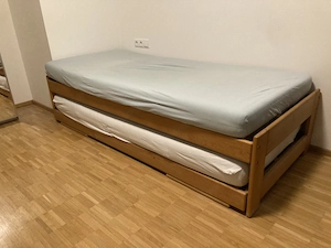 TEAM 7 Bett aus massivem Vollholz   flexibel als Einzel- oder Doppelbett Bild 5