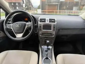 Toyota Avensis 2013 Bild 5
