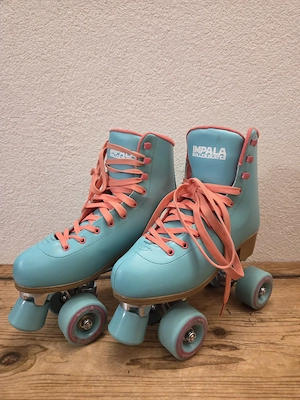 Rollschuhe Größe 38 (sind sehr klein geschnitten) 