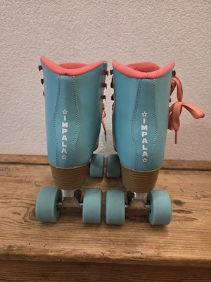 Rollschuhe Größe 38 (sind sehr klein geschnitten)  Bild 3