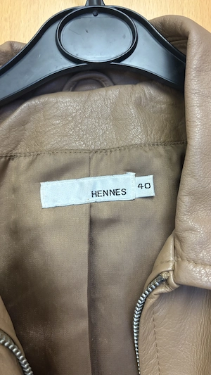 Schöne klassische Damen-Lederjacke von Hennes in Größe 40. Bild 4