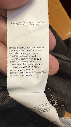 Schöne Damen-Wildlederjacke aus 100 % Leder in Größe 42. Bild 2