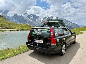 Volvo V70 mit Dachträger und mit Zusatzbeleuchtung Bild 3