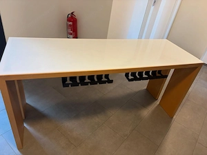 Schreibtisch wie neu aus Holz Wunderschön passt auch in ein Wohnzimmer  Breite 60 cm Länge 1.75 H 80 Bild 3