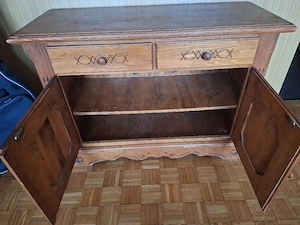 Bauernschrank Massivholz Bild 2