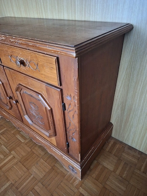 Bauernschrank Massivholz Bild 3