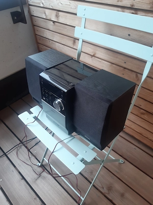 Stereoanlage mit zwei Boxen von Philips Bild 3