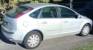 Ford Focus Trend 1,4 Bild 2