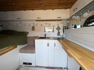 Wunderschön ausgebauter Fiat Ducato Camper mit Dachterasse Bild 4