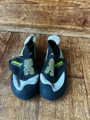 mehrere Kletterschuhe Kinder Bild 4
