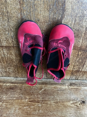 mehrere Kletterschuhe Kinder Bild 3